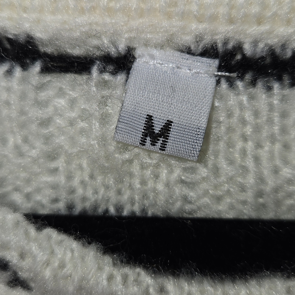 Black and White Patterned Sweater Set - Picture 3 of 5